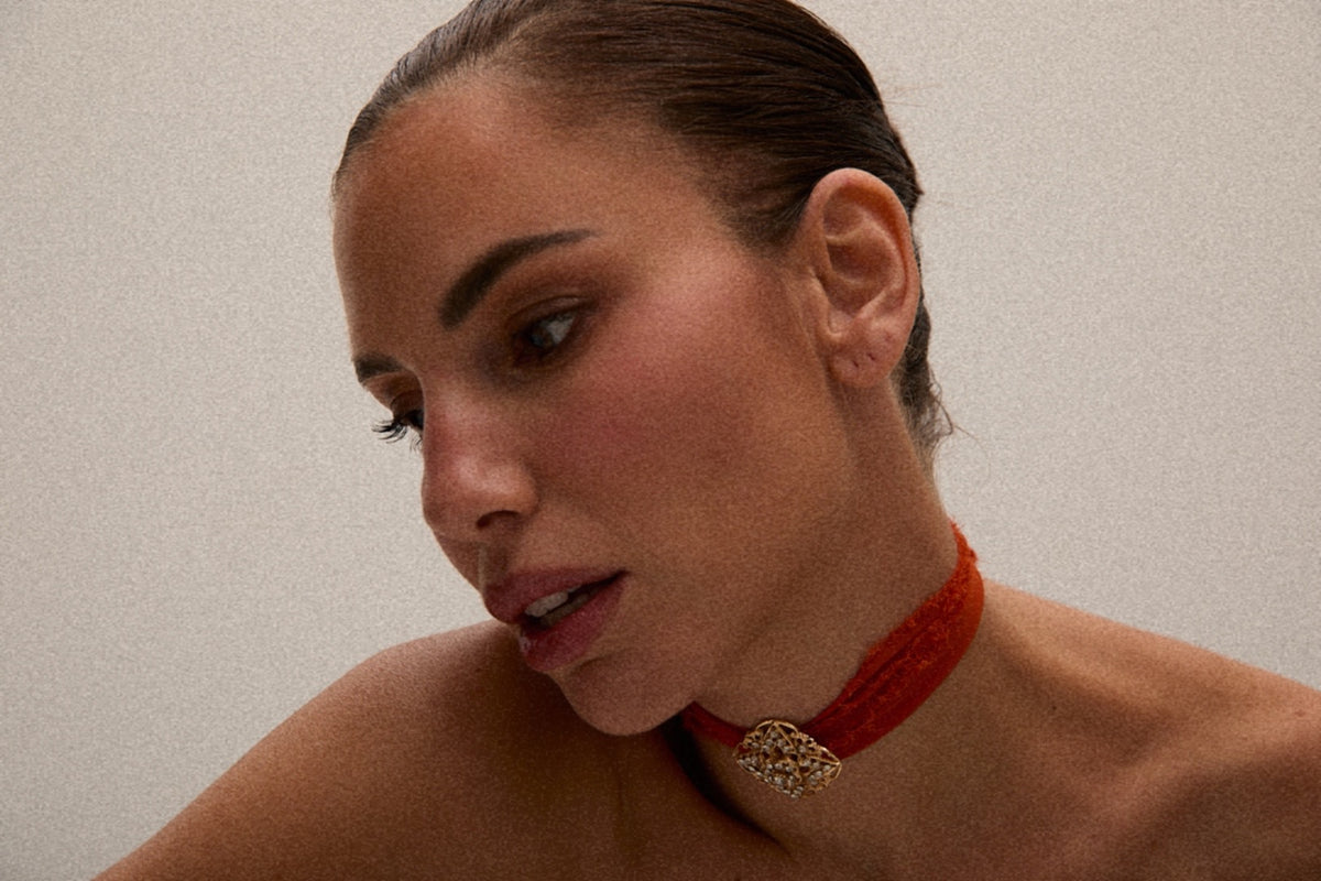 Amalia Seda Ocre - Herencia