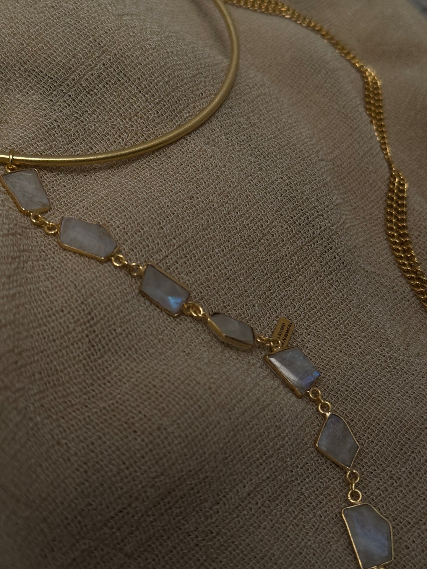 Body Chain Aurum - Raíz de luz