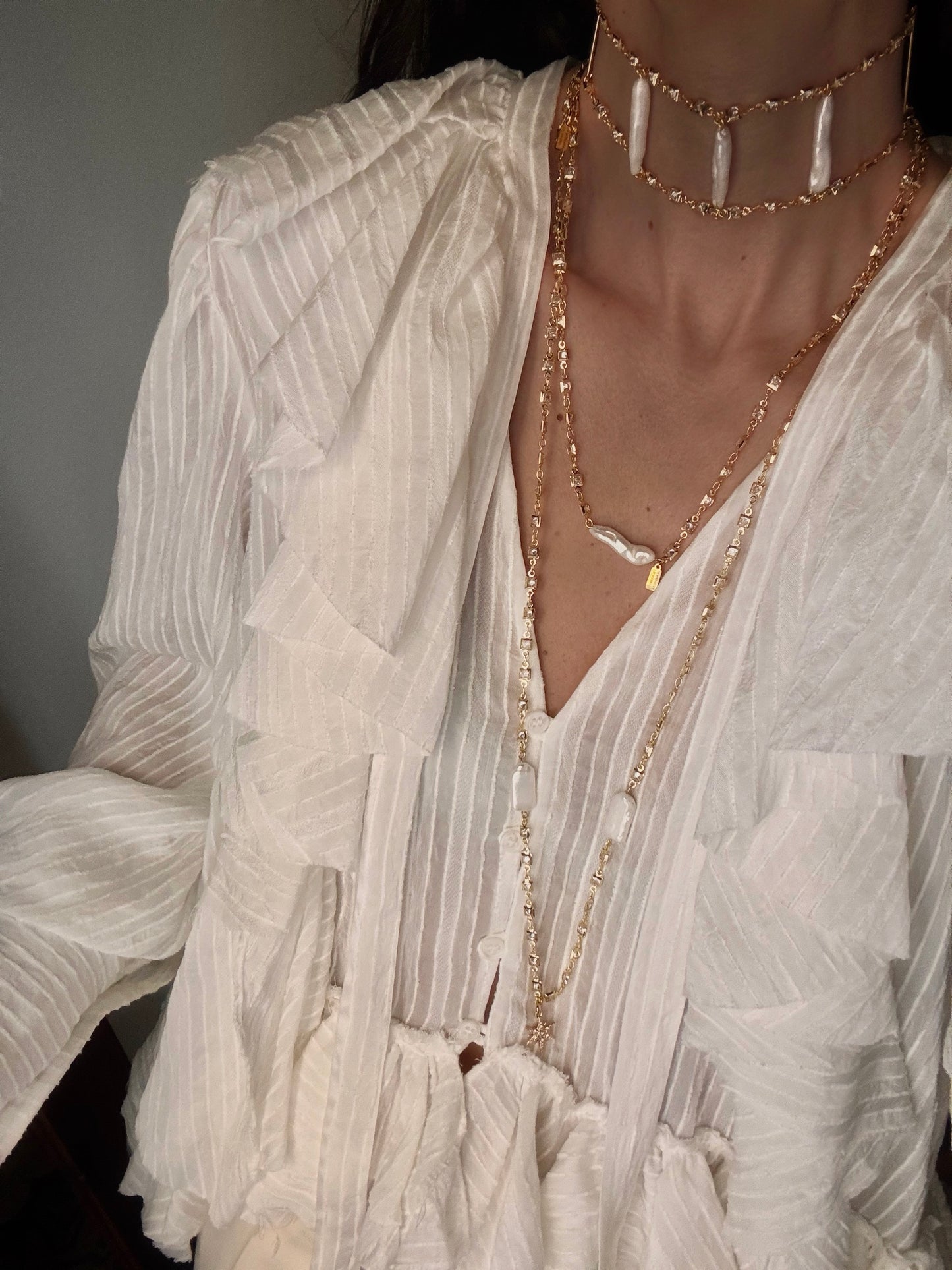 Choker Emilianna Glass, Raíces