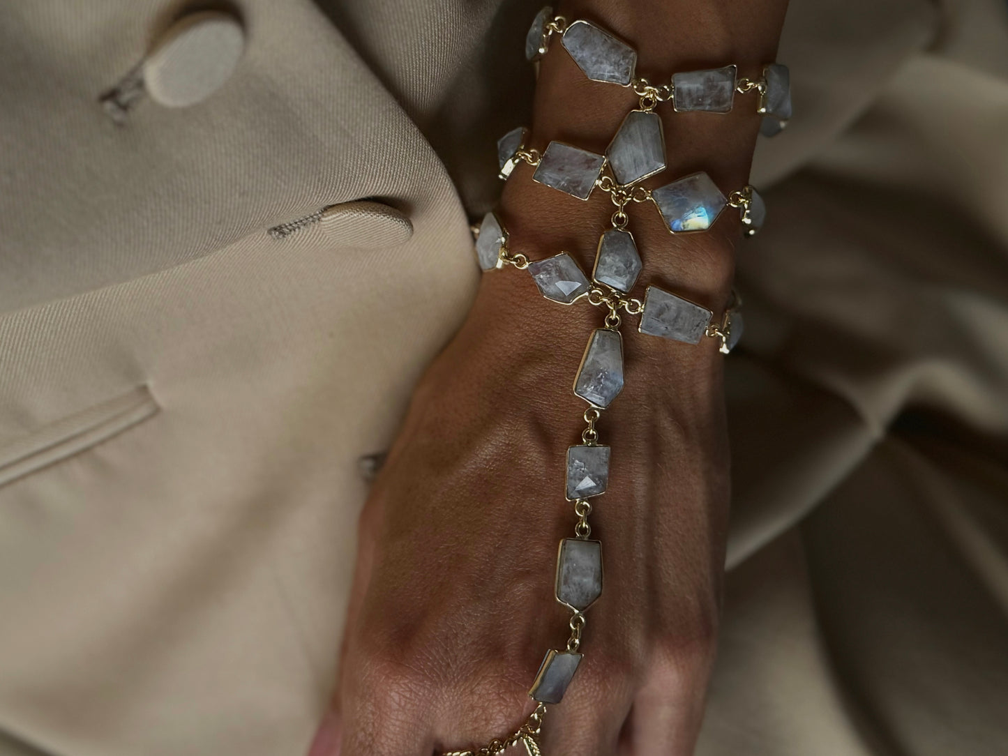 Pulsera Aurum - Raíz de Luz