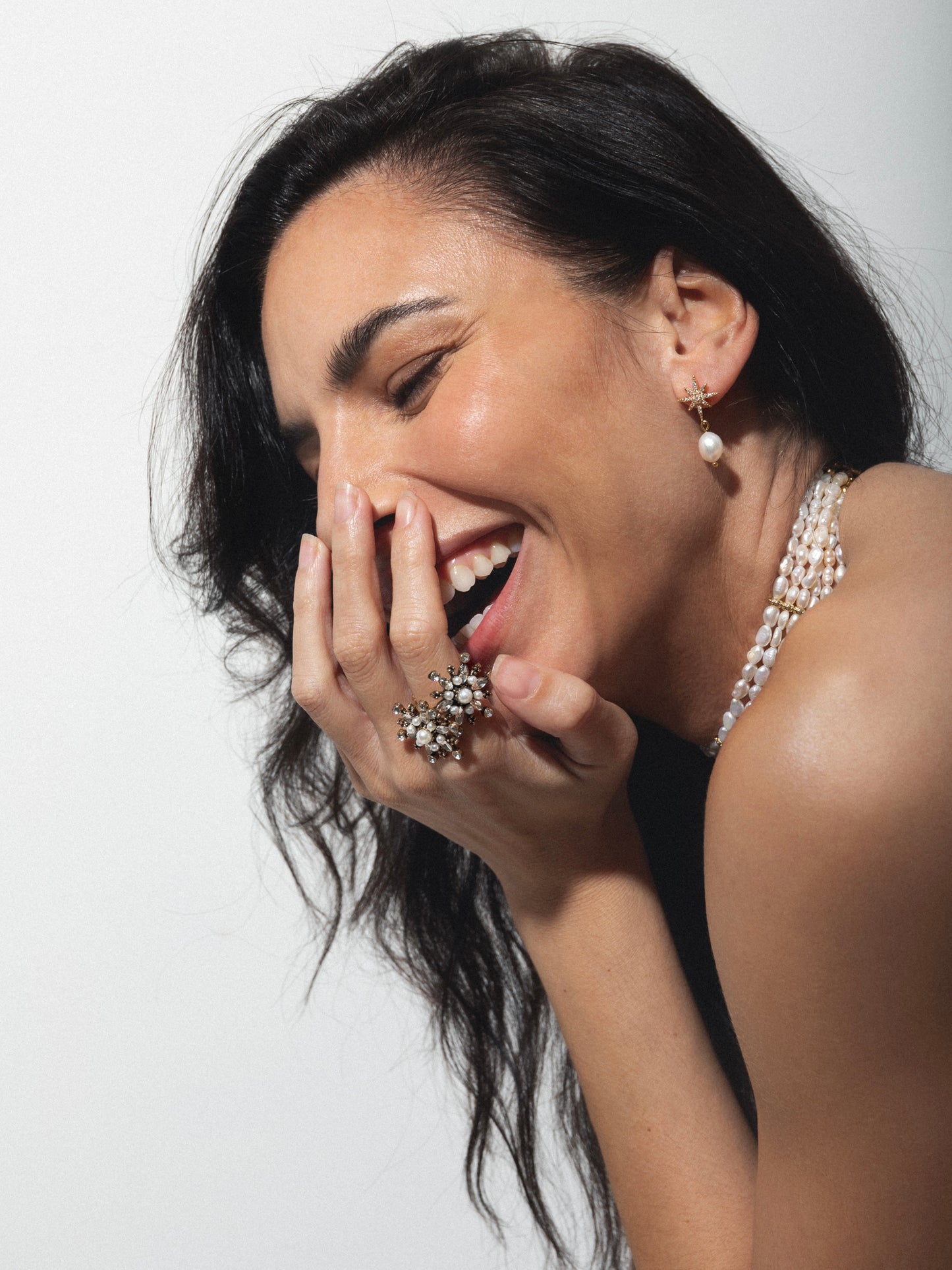 Anillo Raíces Estrella Emperlada Tono claro