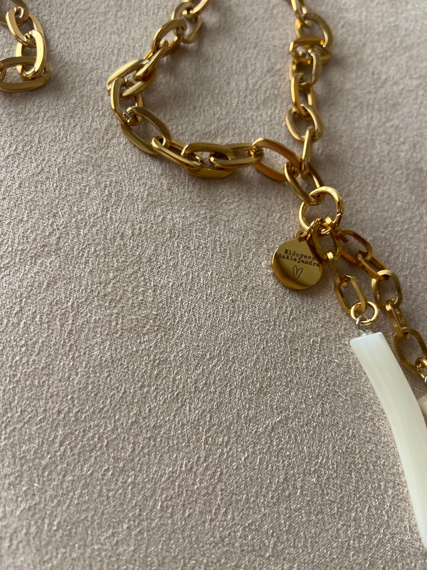 Collar Malí