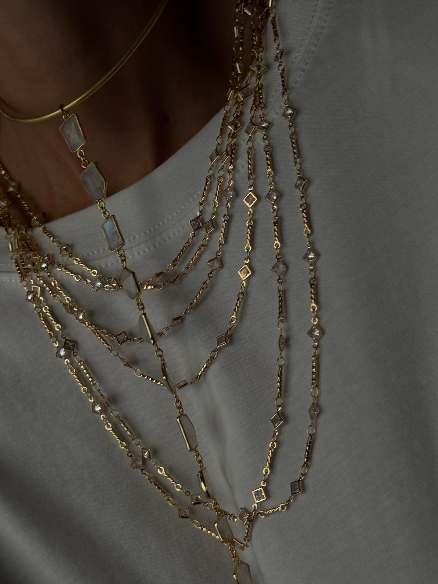 Body Chain Aurum - Raíz de luz